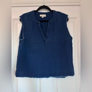 Cloth & Stone Navy Sleeveless Blouse